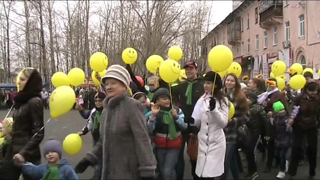 Школа 16 Соликамск Боровск. Соликамск Боровск школа. Демонстрация в Соликамске. Боровск демонстрация 1 мая. 1 мая 2014 г