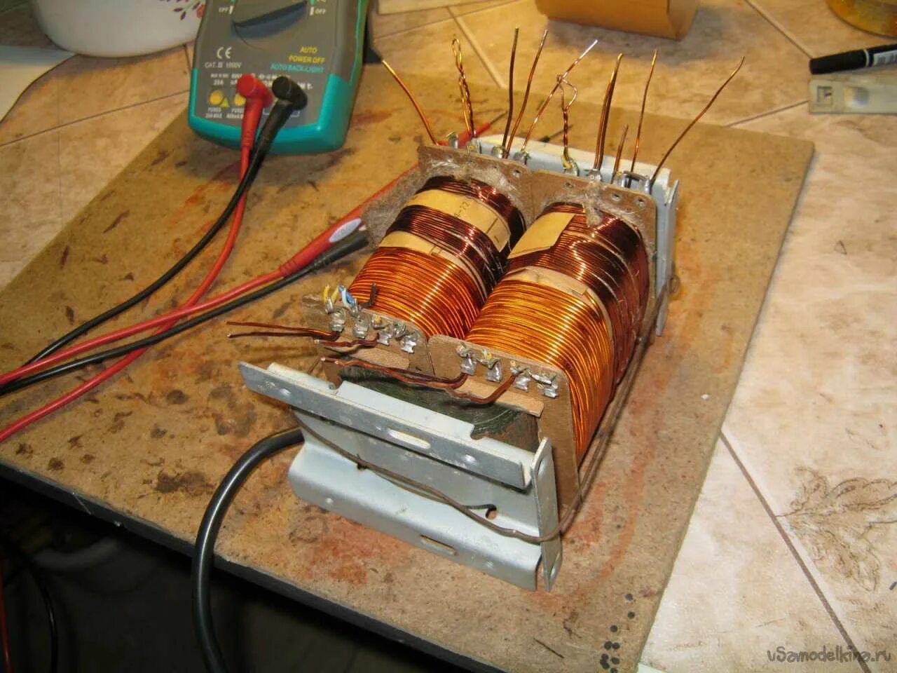 Мотать. Сердечник тороидального трансформатора. Намотчик катушек трансформаторов. Намоточный станок катушек трансформаторов. Мотать.