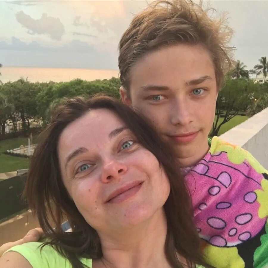 Сын королевой и тарзана. Где сейчас сын королевой и глушко. Наташа королева 2022. Архип и сергей глушко. Архип глушко.