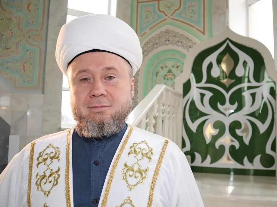 Сулейманов певец