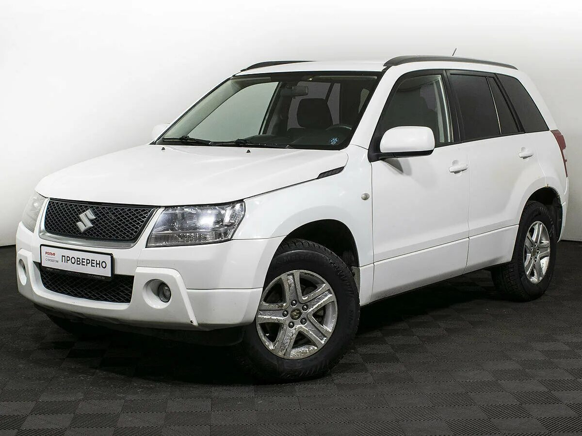 Купить воронеж витара. Suzuki Grand Vitara белая. Сузуки Гранд Витара 2008 белая. Suzuki Grand Vitara 2010 белая. Гранд Витара 2008 белая.