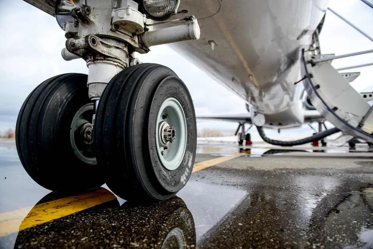 Работа шасси. Шасси а320. шасси боинг 737. стойка шасси boeing 737. boeing 777 шасси.