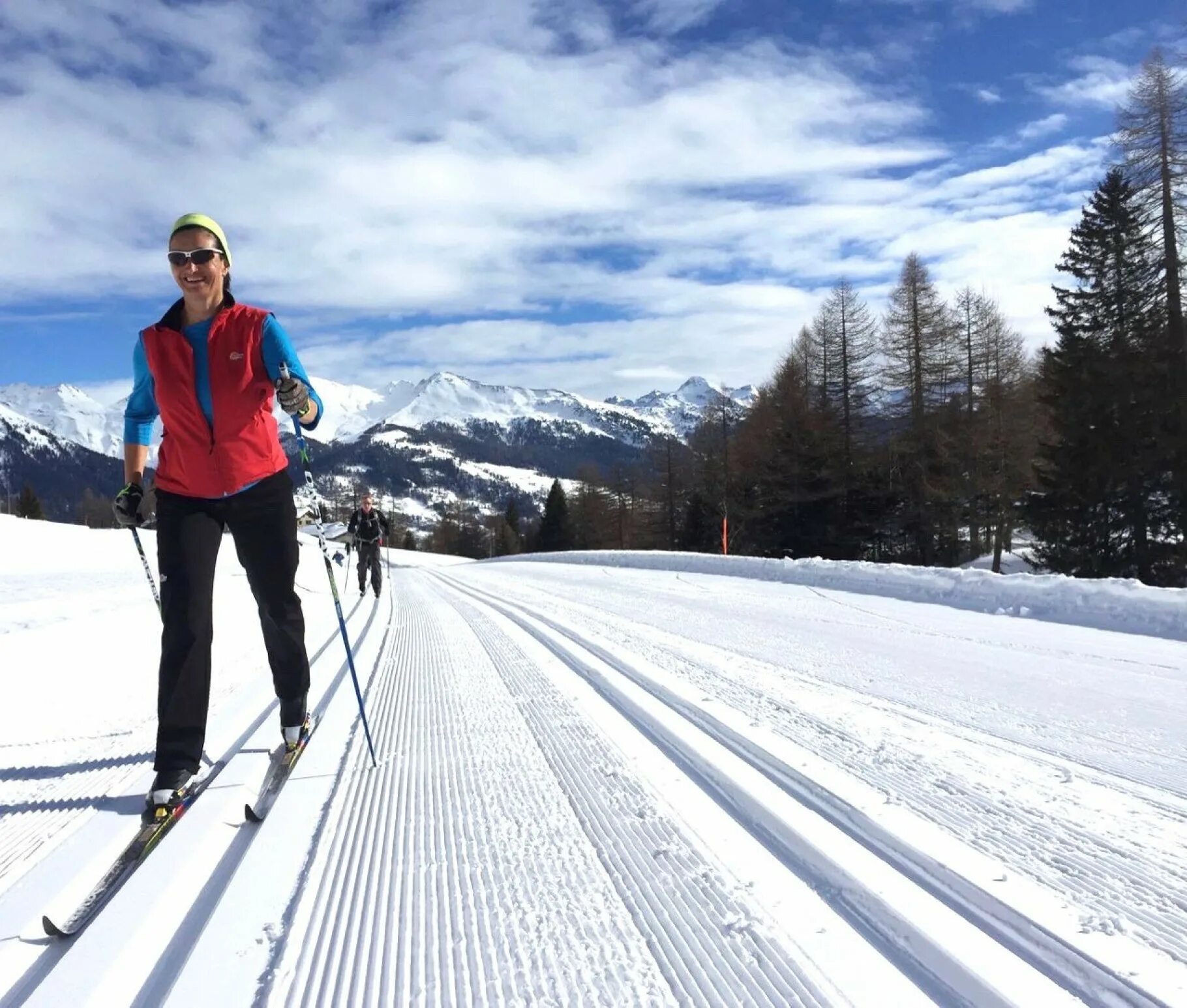 Лыжник. Кросс Кантри лыжи. Nordic Skiing. Лыжники в повседневной жизни. Skiing cross country skis