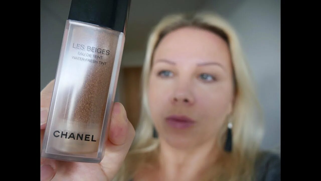Флюид тинт шанель. Chanel teint water. шанель les beiges teint. chanel water fresh tint. chanel water fresh tint свотчи.