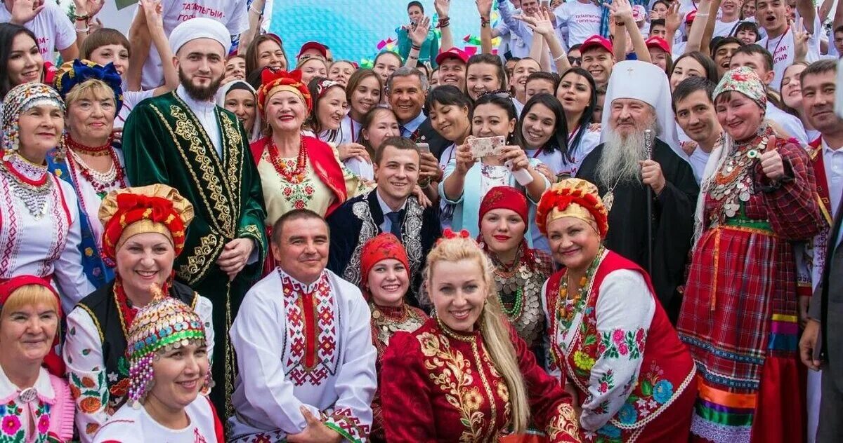 Белорусский хоровод. Разные народы татарстана. Культура народов. Фестиваль дружбы народов. Фото российского народа.