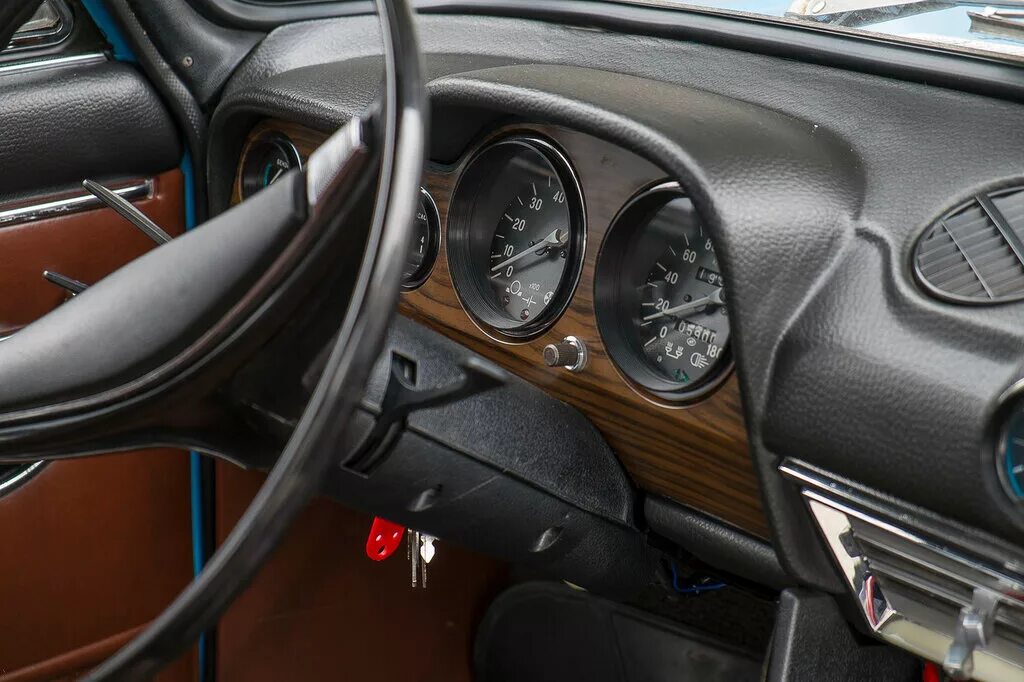 Приборка ваз 2106. Ваз 2106 салон торпедо. Ваз 2102 панель. Панель шестерки. Панель шестерки.