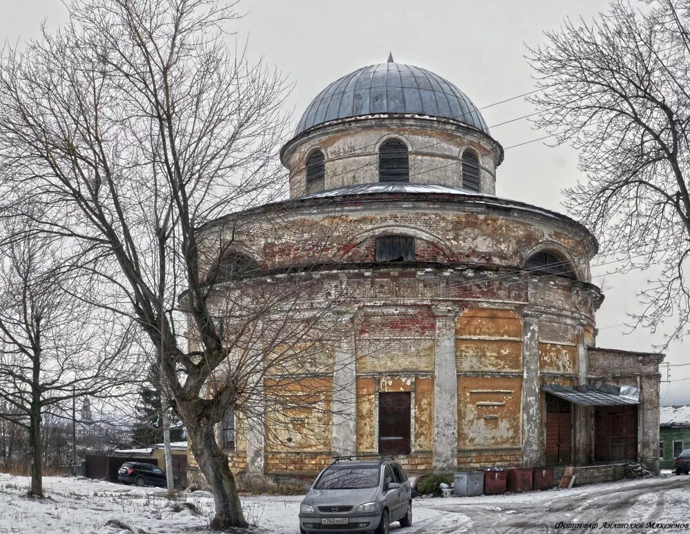 Воскресенский монастырь торжок. Воскресенский женский монастырь торжок. воскресенская церковь торжок. воскресенский собор торжок город. девичий монастырь в торжке.