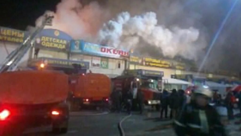 Пожар на заводе салют. В москве горит миг. Красивый пожар. Сгоревший ресторан. Пожар на рязанском проспекте сегодня в москве.