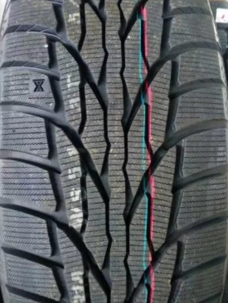Kumho wintercraft wp51. Резина на скутер 120/70 r12. 60-17. 1 et40 silver. Yokohama advan sport v105.