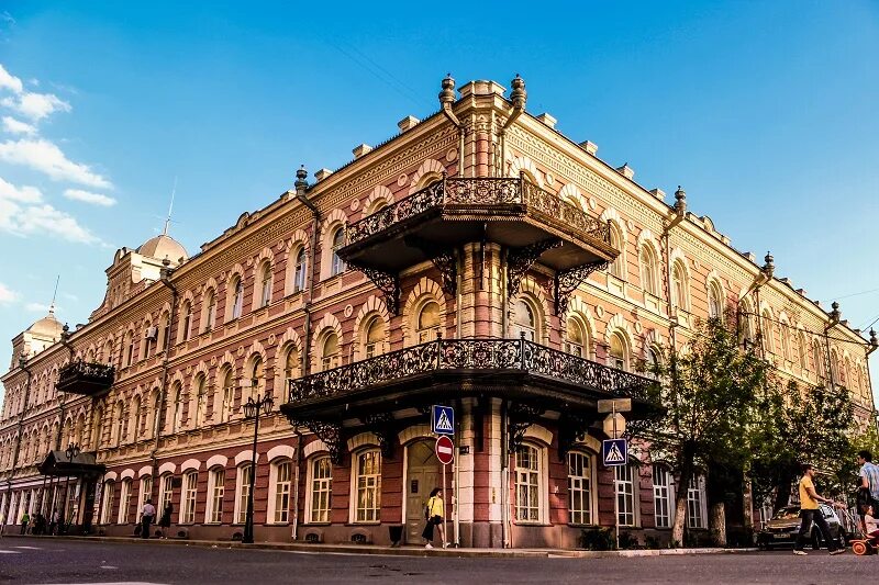 История здания астрахани. Дом купца губина астрахань. старинные здания астрахани. астрахань центр города купеческие дома.