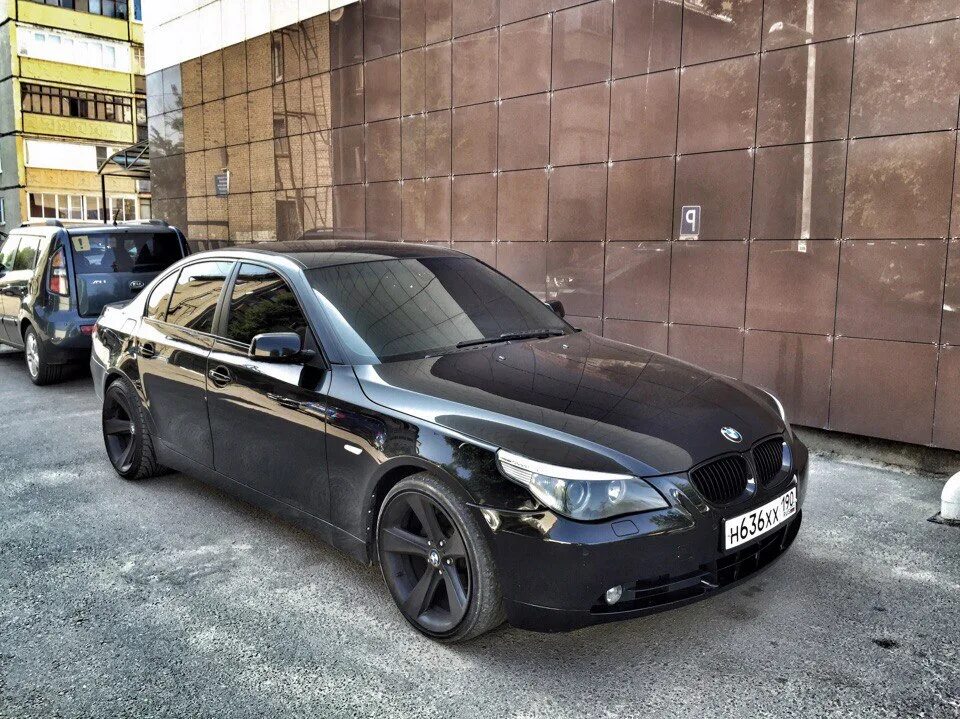 128 е60. BMW e60 128. BMW e60 r19. BMW 5 e60 r19. BMW e60 на стиле.