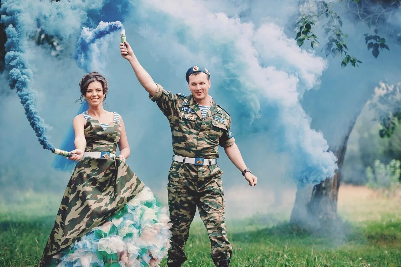 Фотозоны на природе. Salon fon. Свадьба в романтическом стиле. Свадебное платье в военном стиле. Свадебное платье в стиле вдв.