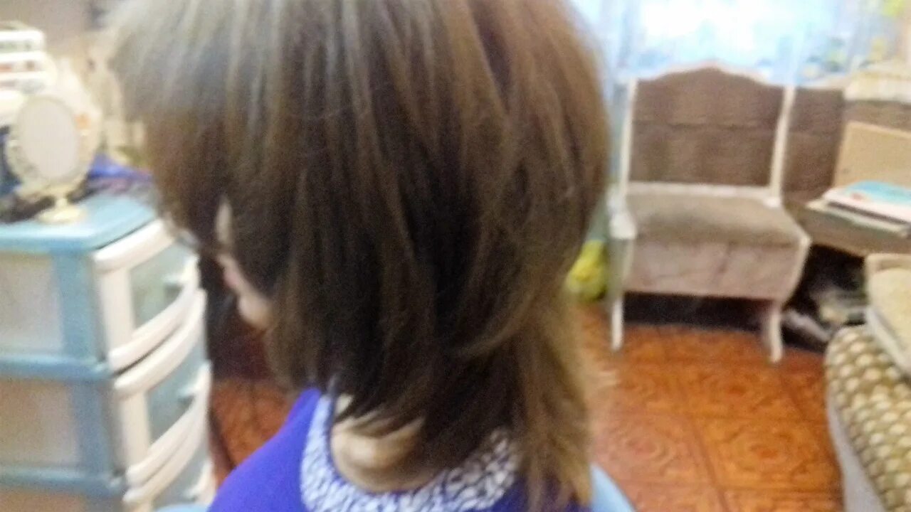 Стрижка каскад видеоурок. Стрижка каскад видеоурок. Уроки женских стрижек. Стрижка каре мастер класс. Подстричься самой.