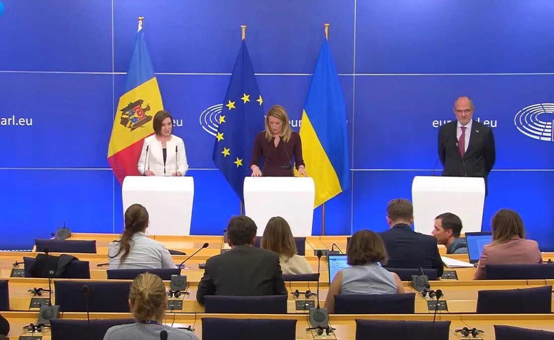 Выступление в европарламенте. Европарламент майя санду. заседание ес. молдова в европарламенте. председатель европарламента.