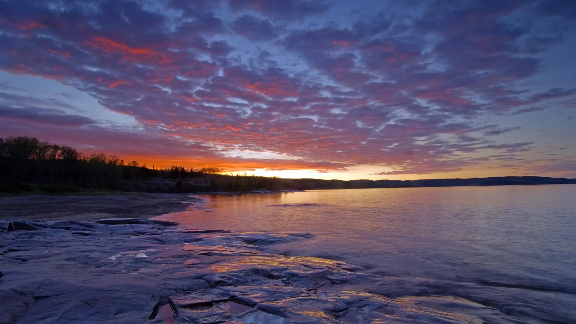 Верхнее (Lake Superior) — озеро. Озеро верхнее Северная Америка. Озеро Супериор. Великие озера Северной Америки. Самое большое озеро в великих озерах