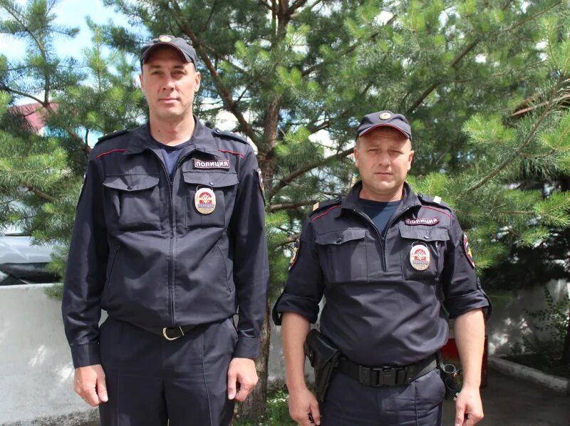 Новости в течении часа. Полицейские в форме в лесу. Полиция Минусинск. Сайт милиции Минусинск. Полицейские г. Минусинска.
