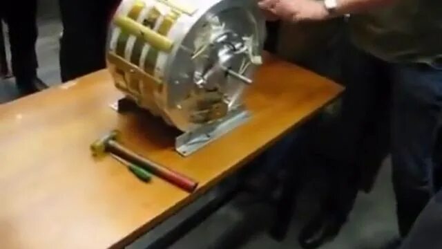 Кено генератор. Магнитный двигатель муамара илдиза. магнитный двигатель перендева. магнитный генератор в турции.