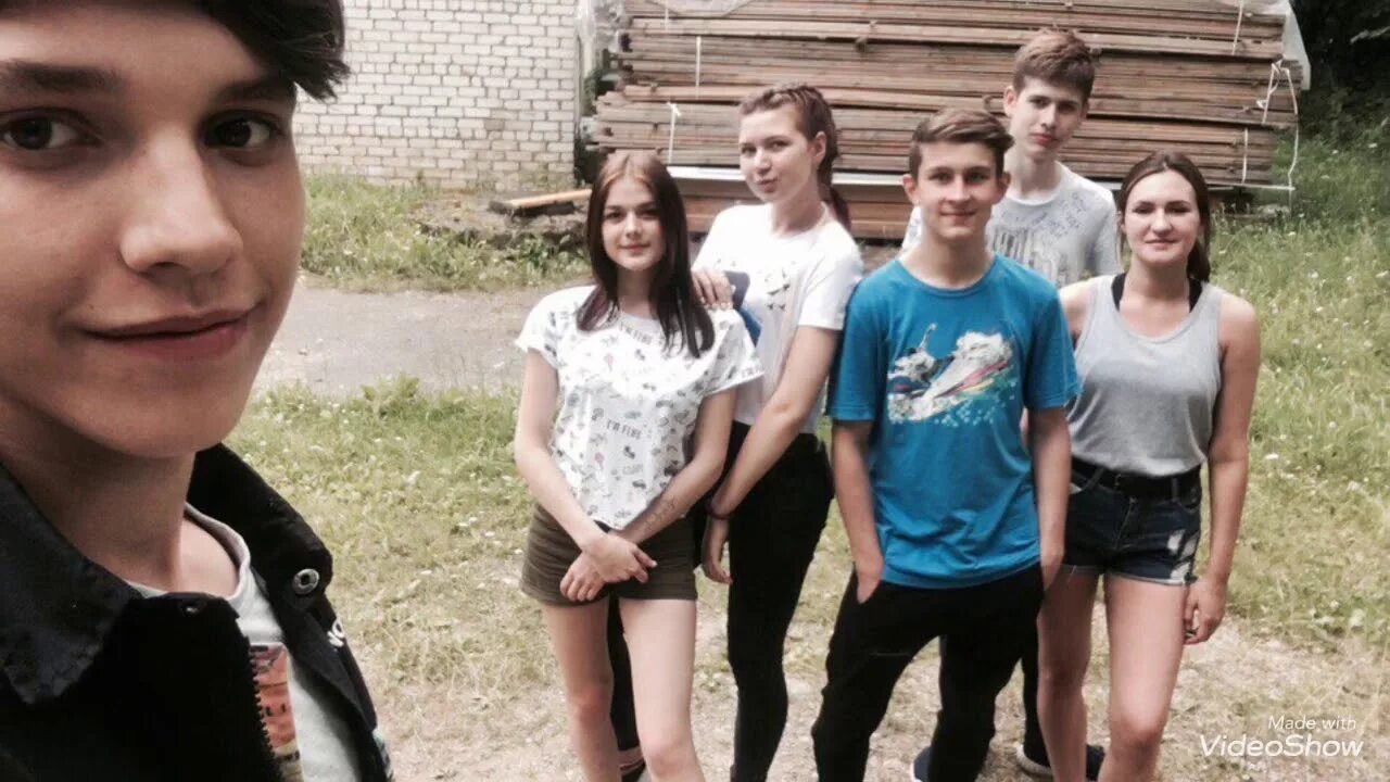 Бахов 12 друзей. Влада Бахов. Друзья Влад Бахова. Влад Бахов компания друзей. Фото Влада Бахова.