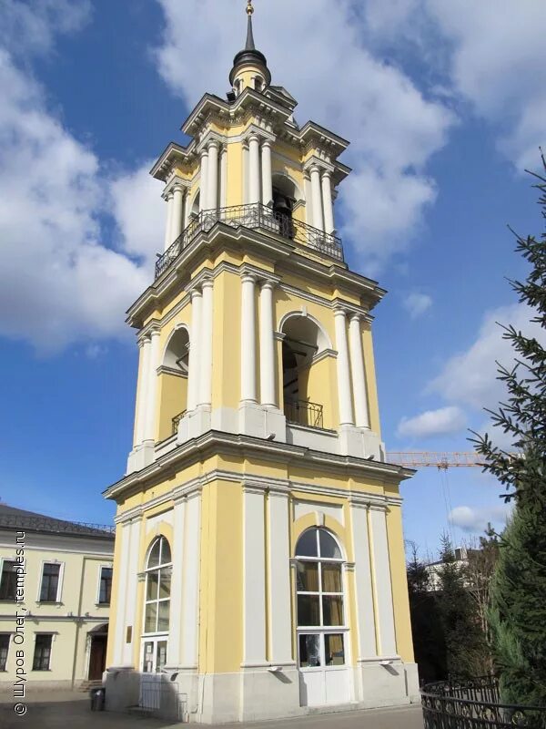 Колокольня московского новодевичьего монастыря (1690. Колокол новводевичеого монастыря. Колокольня новодевичьего монастыря 17 век. Колокольня новодевичьего монастыря в москве. Колокольня новодевичьего монастыря в москве.