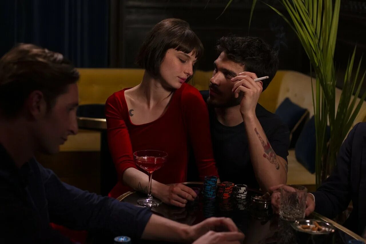 Детка сериал 2018 нетфликс. Сериал бейби нетфликс. Детка сериал нетфликс. Девичьи секреты нетфликс. Сериал бейби нетфликс.