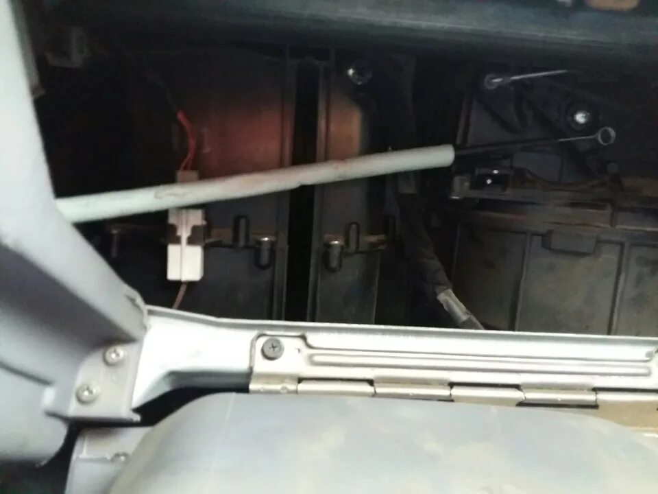 Замена салонного фильтра - Hyundai Accent (2G), 1,5 л, 2007 года расходники DRIV