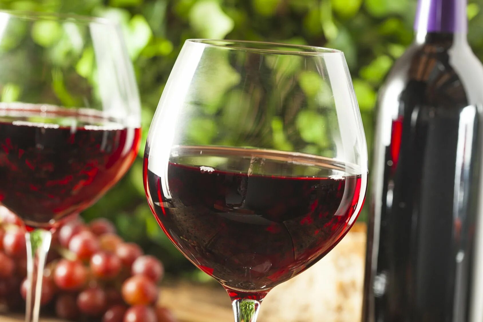 Бокал вина польза. Красное.вино.ред вайн. Красное вино в бокале. Бокал красного вина. Красные вина.