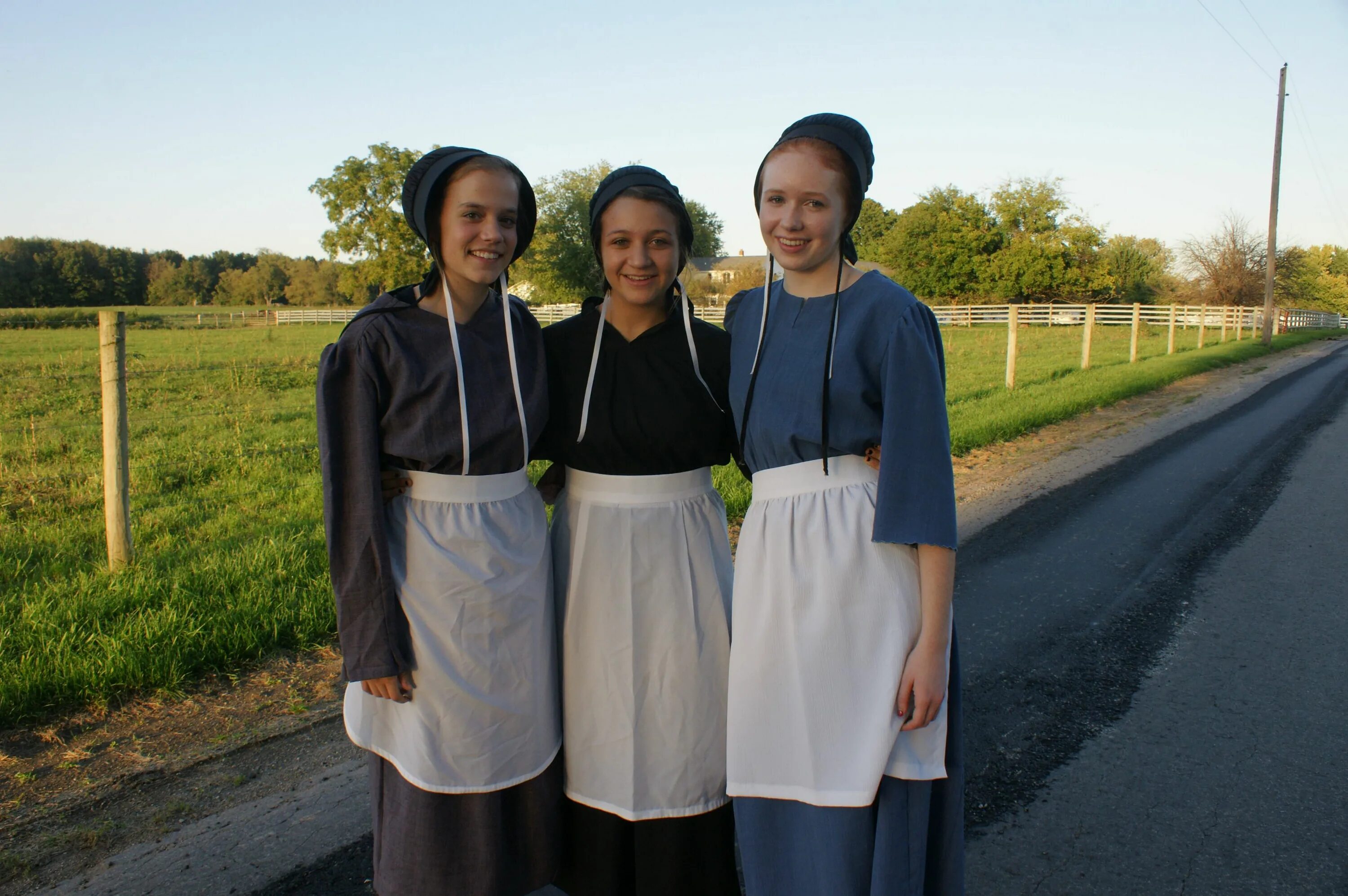 Amish girls. Пенсильванские амиши. Амиши 2022. Секта амишей. Amish girls.