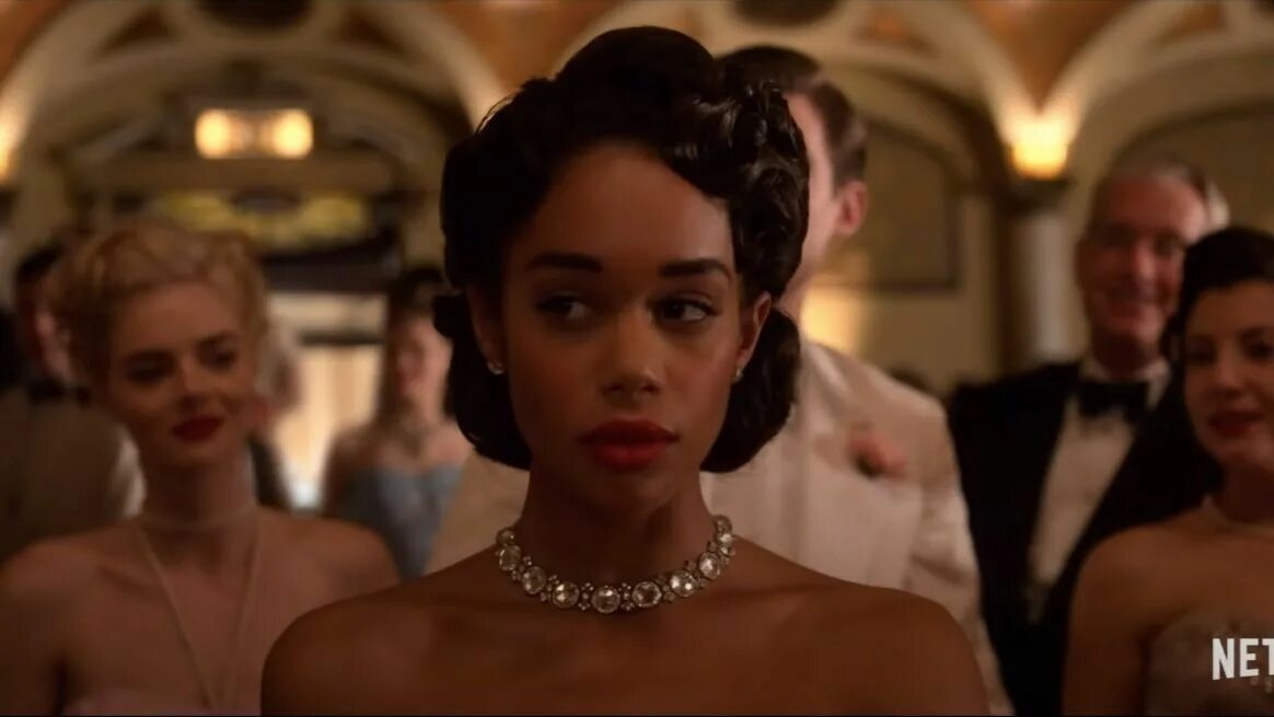 Клэр вуд. Голливуд сериал нетфликс. Самара уивинг 2020. Hollywood 2020. Голливуд сериал нетфликс.