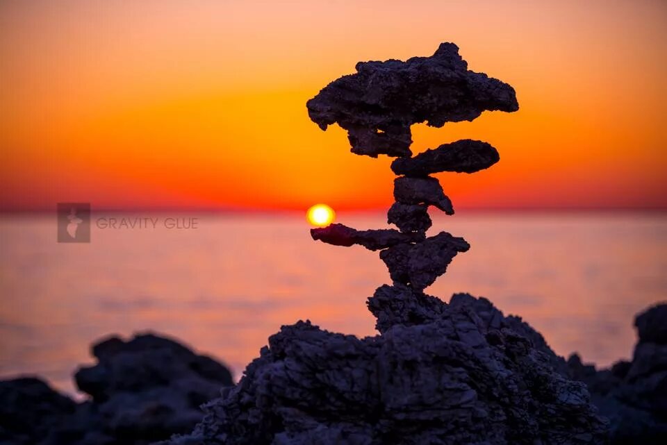 Равновесие фото. Равновесие в природе. Чудеса равновесия. Камни равновесие. Балансирующие камни.