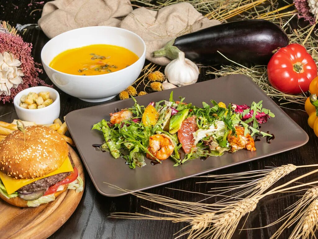 Национальные угощения. Графская трапеза блюдо. Традиционный русский стол. Афонская трапеза. Трапеза блюда.