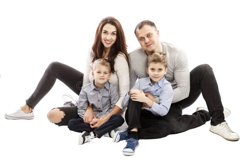 Ребенка ругают. Семья спиной на белом фоне. У родителей стоящих. У родителей стоящих. Семья на белом фоне.