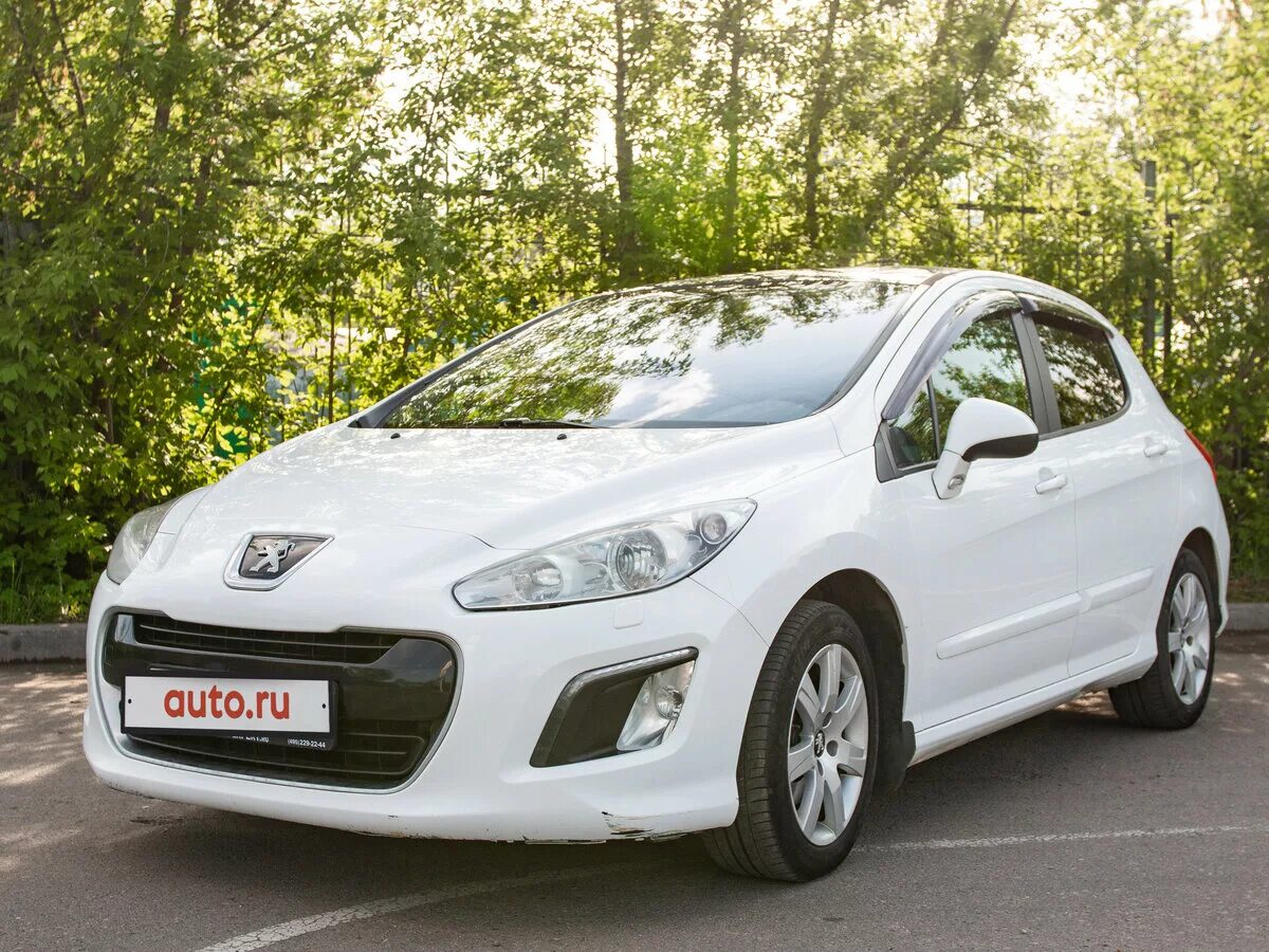 Хэтчбек 308 купить. Peugeot 308. Peugeot 308 i. Peugeot 308 Рестайлинг. Пежо 308 2011 белый.