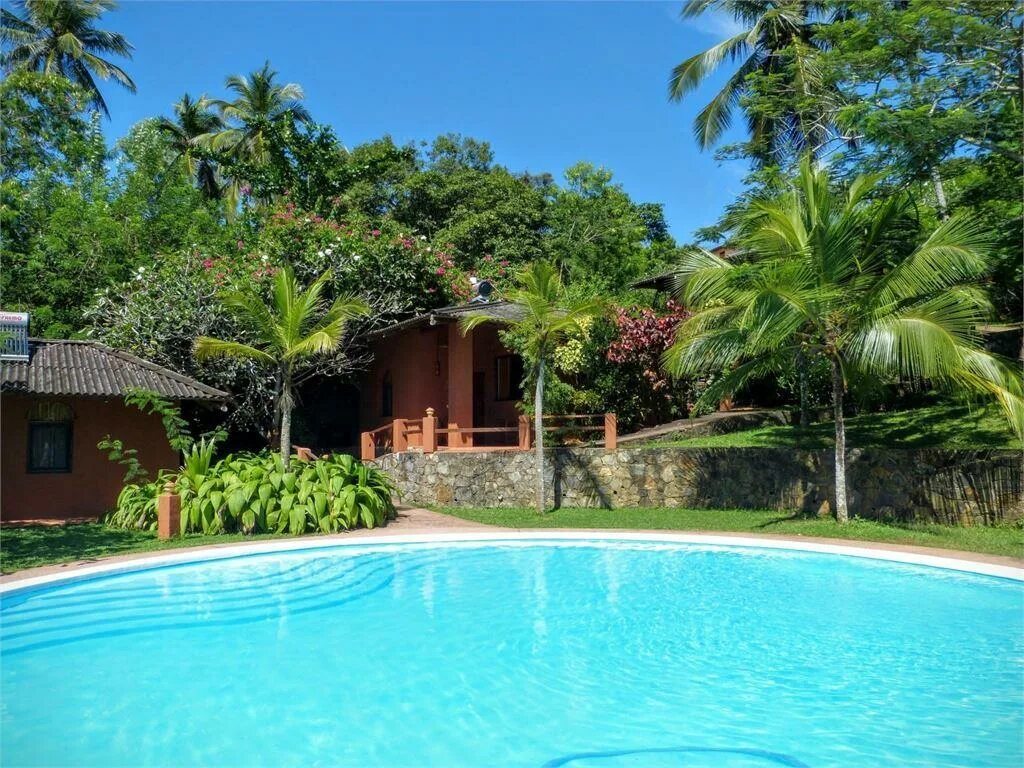 Маттала аэропорт шри ланка. Индуистский храм матале. Маттала шри ланка. Шри ланка аэропорт бандаранайке. Индуистский храм матале.