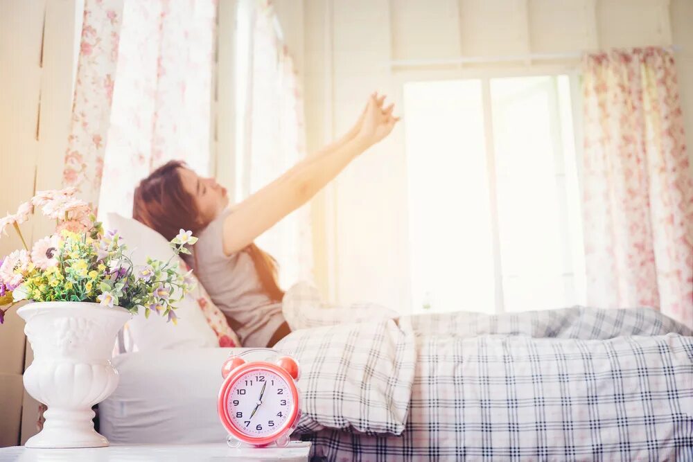 Get up now get up now. Ранний подъем утром. Девушка проснулась. Утреннее Пробуждение. Просыпаться рано.