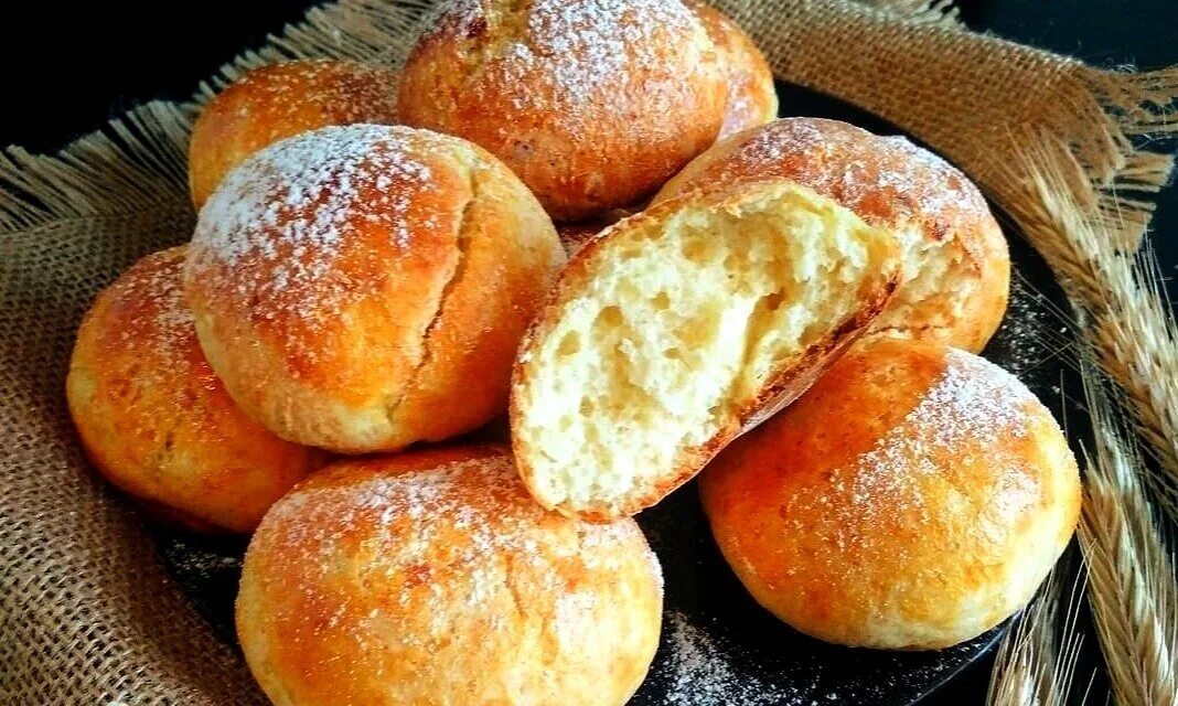 Булочки к чаю рецепт. Вкусные булочки к чаю. булочки к чаю самые воздушные вкусные и нежные. быстрые булочки к чаю. воздушные творожные булочки.