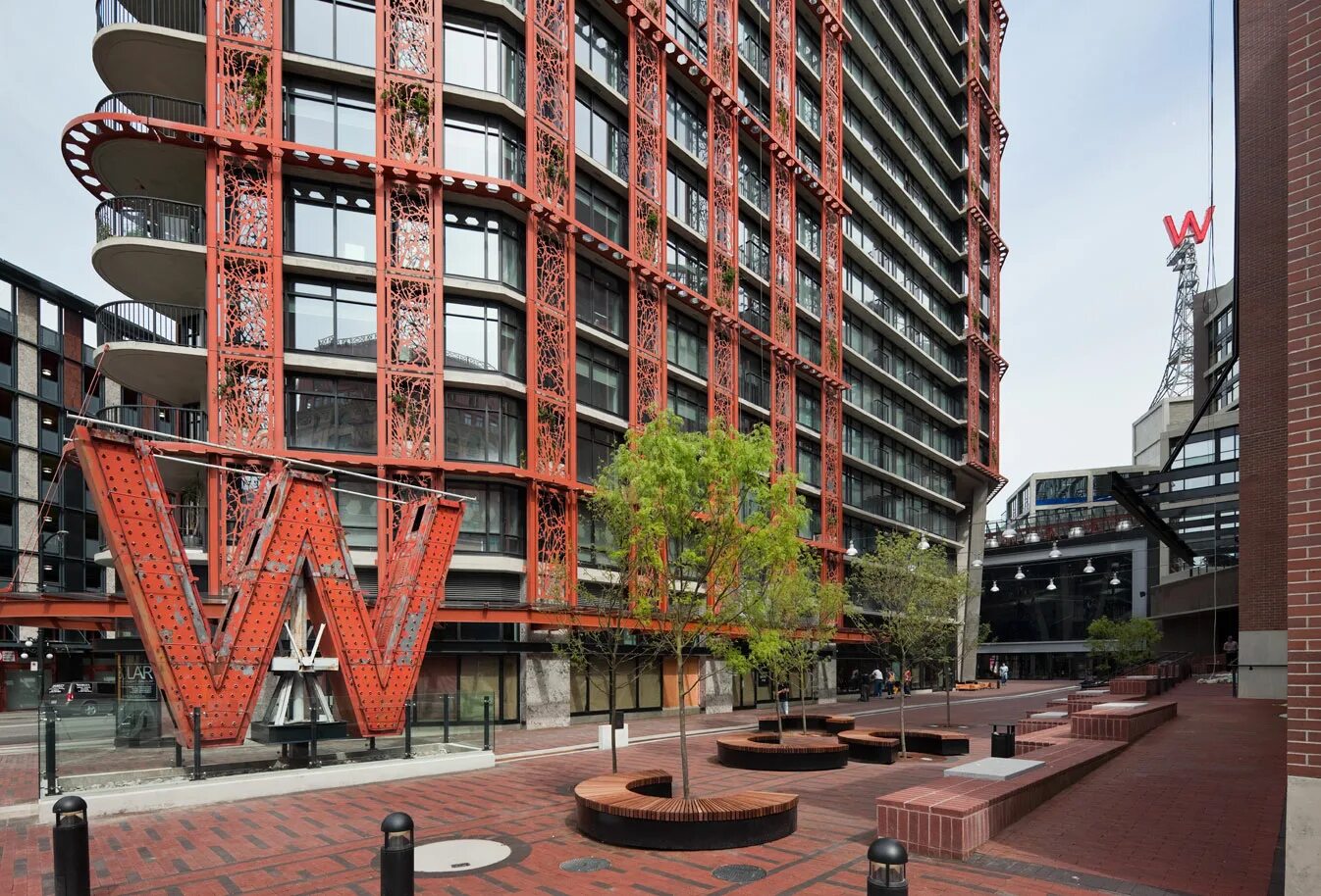 Ольха древесина. Mesh back cap. One home. Condo building toronto. Huone.