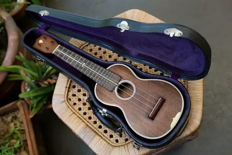 Музыкальный инструмент укулеле