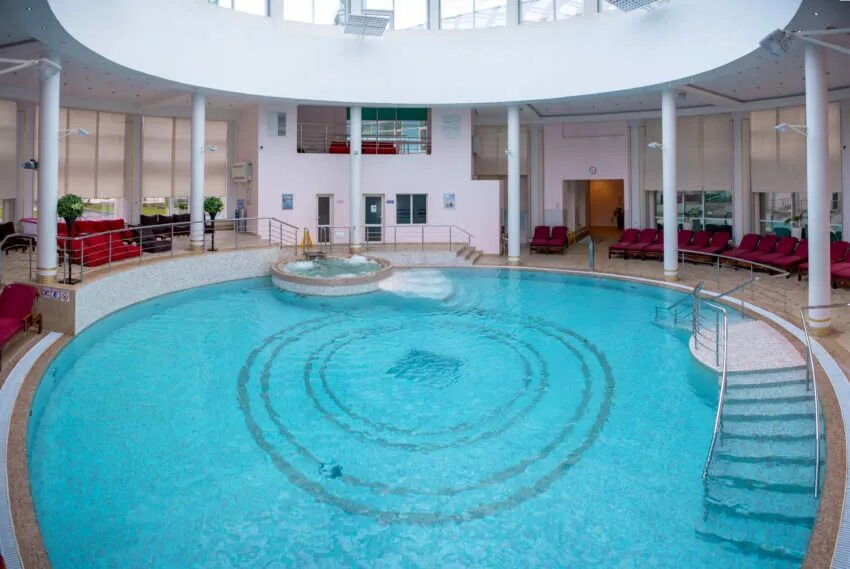 Гостиница ramada екатеринбург. Рамада отель екатеринбург спа. Ramada spa екатеринбург. Отель рамада екатеринбург. Рамада екатеринбург бассейн.