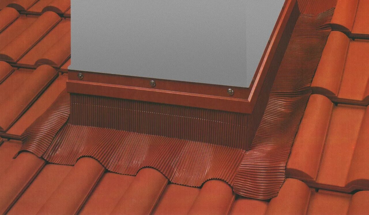 Планка примыкания технониколь shinglas. Планка вака braas. Кровля браас примыкание. Планка примыкания для черепицы браас. Примыкание черепицы.