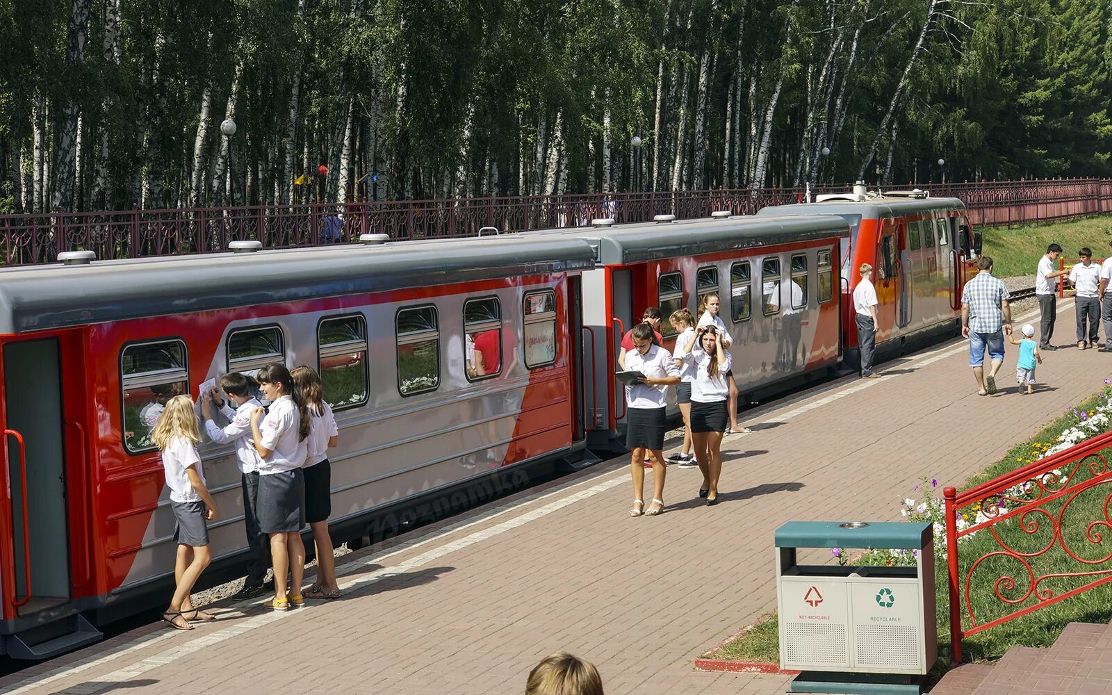 Тульская железная дорога. Новомосковск Тульская область ДЖД. Детская железная дорога Новомосковск. Новомосковск (Тульская детская железная дорога). Локомотив ДЖД Новомосковск.