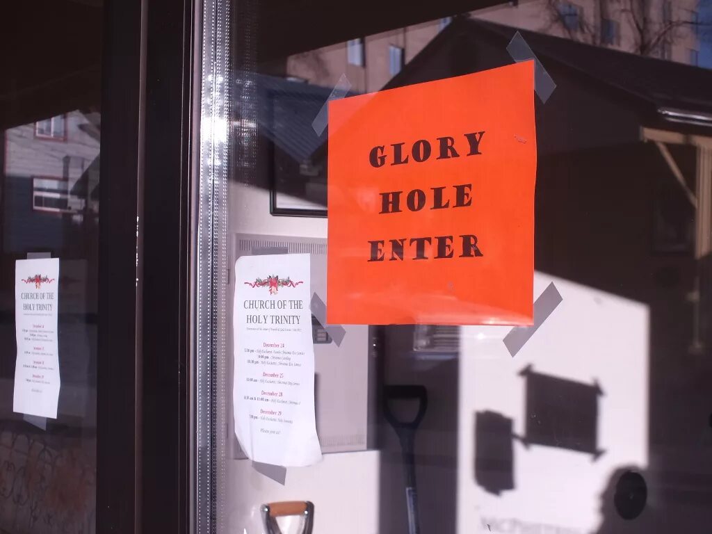 Glory hole в Москве в ТЦ облака. Glory hole Москва клуб. Glory hole Moscow ТЦ. Комната Glory hole. Глори телеграмм