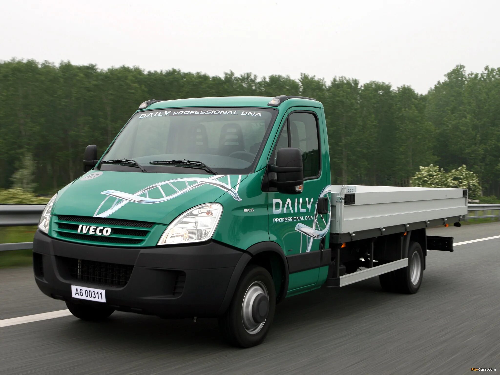 Дейли купить б у. Iveco Daily бортовой. Iveco Daily 50c14 бортовой. Iveco Daily 4 35c15. Iveco Daily Chassis Cab.