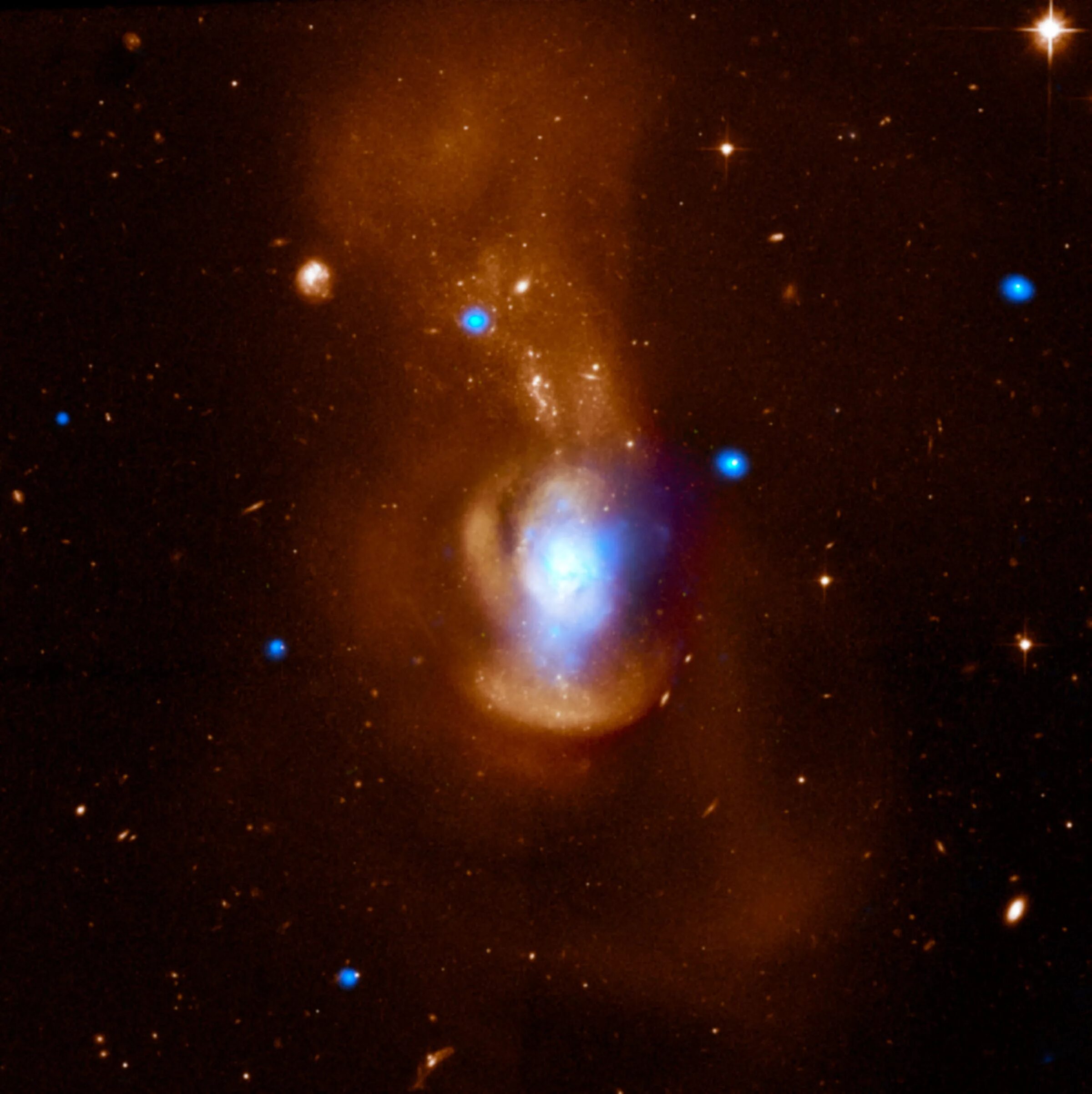 Галактика eso 137-001. Галактика медузы eso 137-001. NGC 4889 черная дыра. Кольцеобразная форма Галактики.