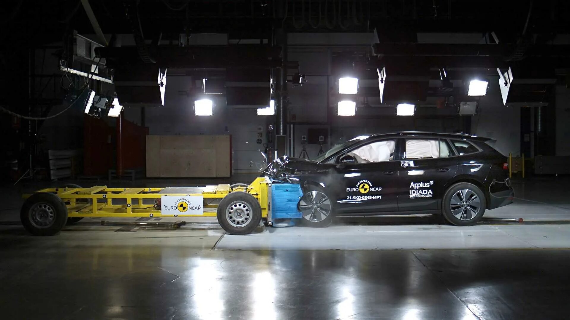 Kia ray crash test 2022. Краш 2021 2022. В краштесте tcs (швейцария). Селтос краш тест. Краш тест машин.