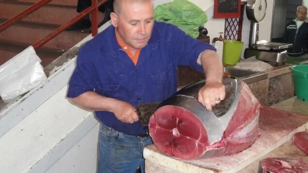 Swordfish Steak Изображения: просматривайте стоковые фотографии, векторные изобр
