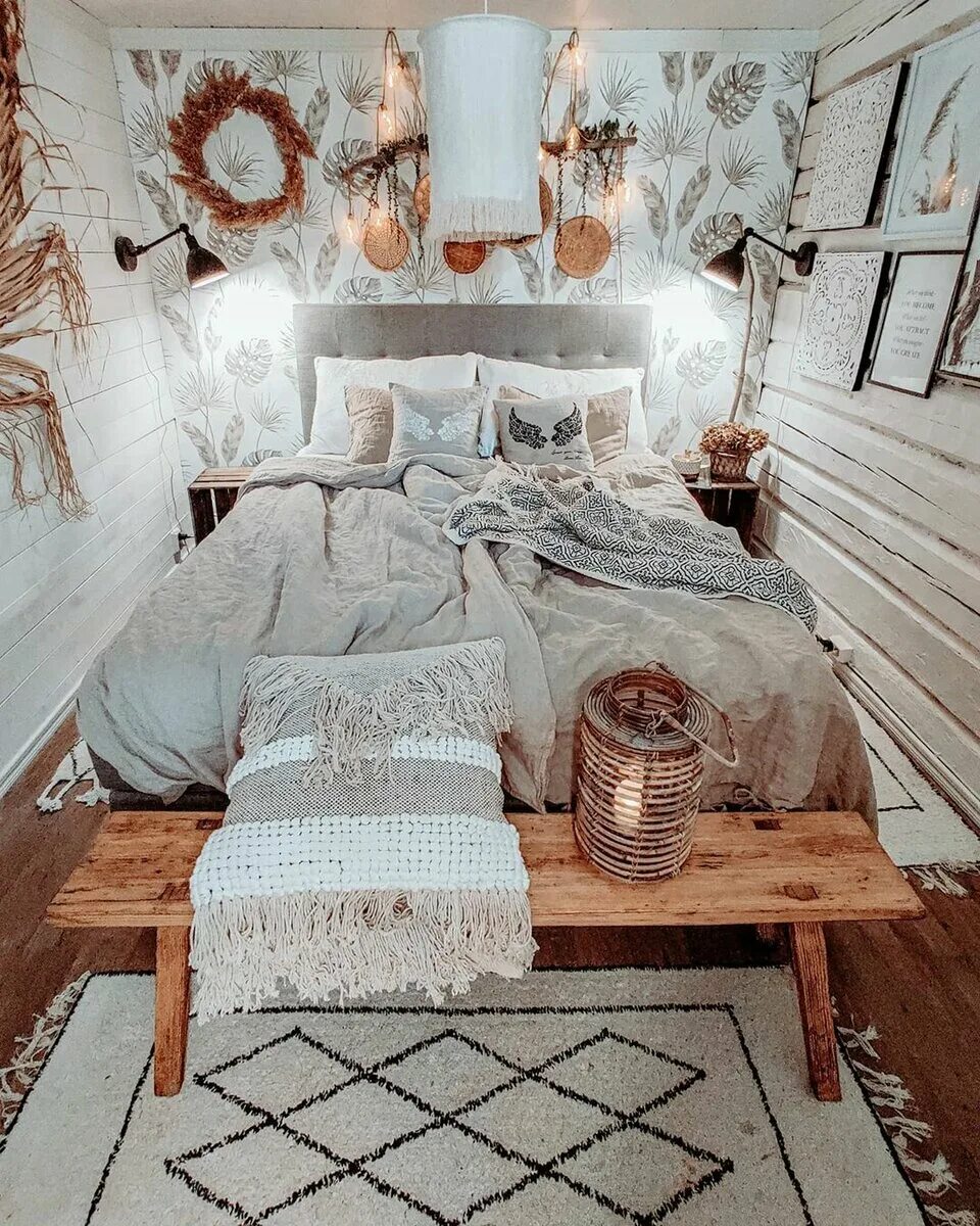 Бохо шик икеа. Деревянный бохо. Интерьер деревянного дома в стиле этно. Деревянный бохо. Стилстиль бохо сканли в интерьере.