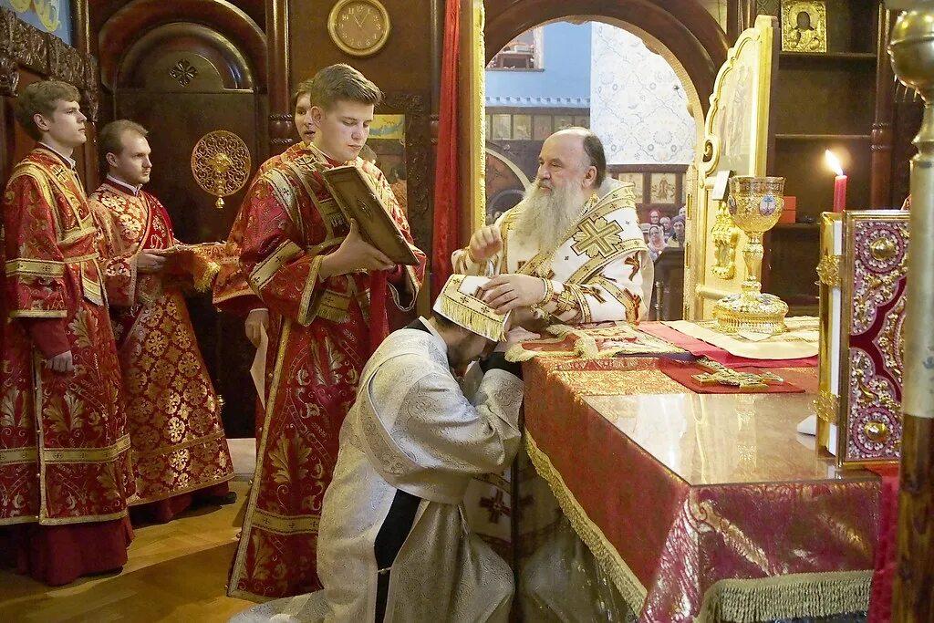 Литургия крови царственных страстотерпцев 17 июля 2021. Ночная литургия. Царская божественная литургия. День памяти царственных страстотерпцев. Церковь преп сергия радонежского в царском селе интерьер.