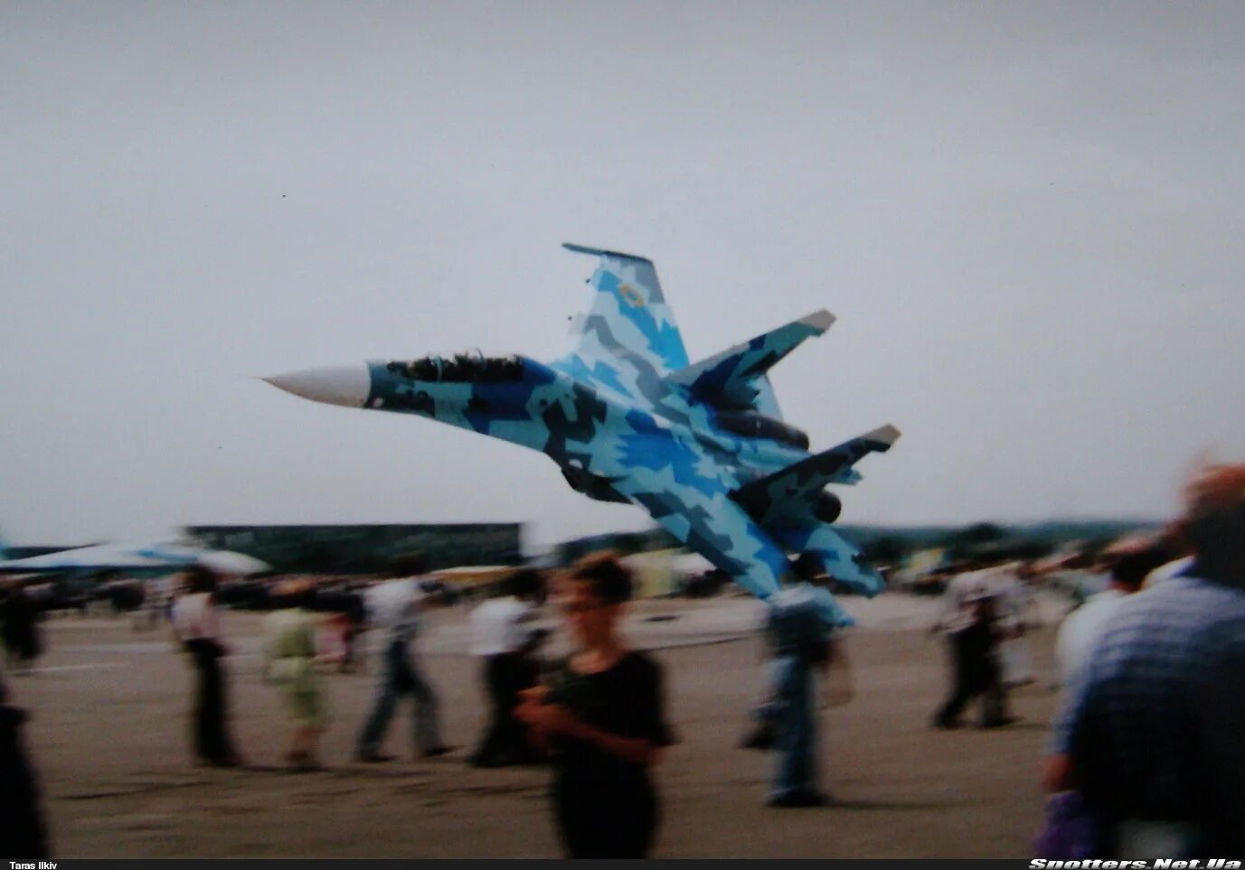 27 июля 2002 год. Катастрофа су-27 во львове 2002. 27 июля 2002 года на авиашоу в скнилове. 27 июля 2002 год. Катастрофа су 27 на авиашоу во львове.