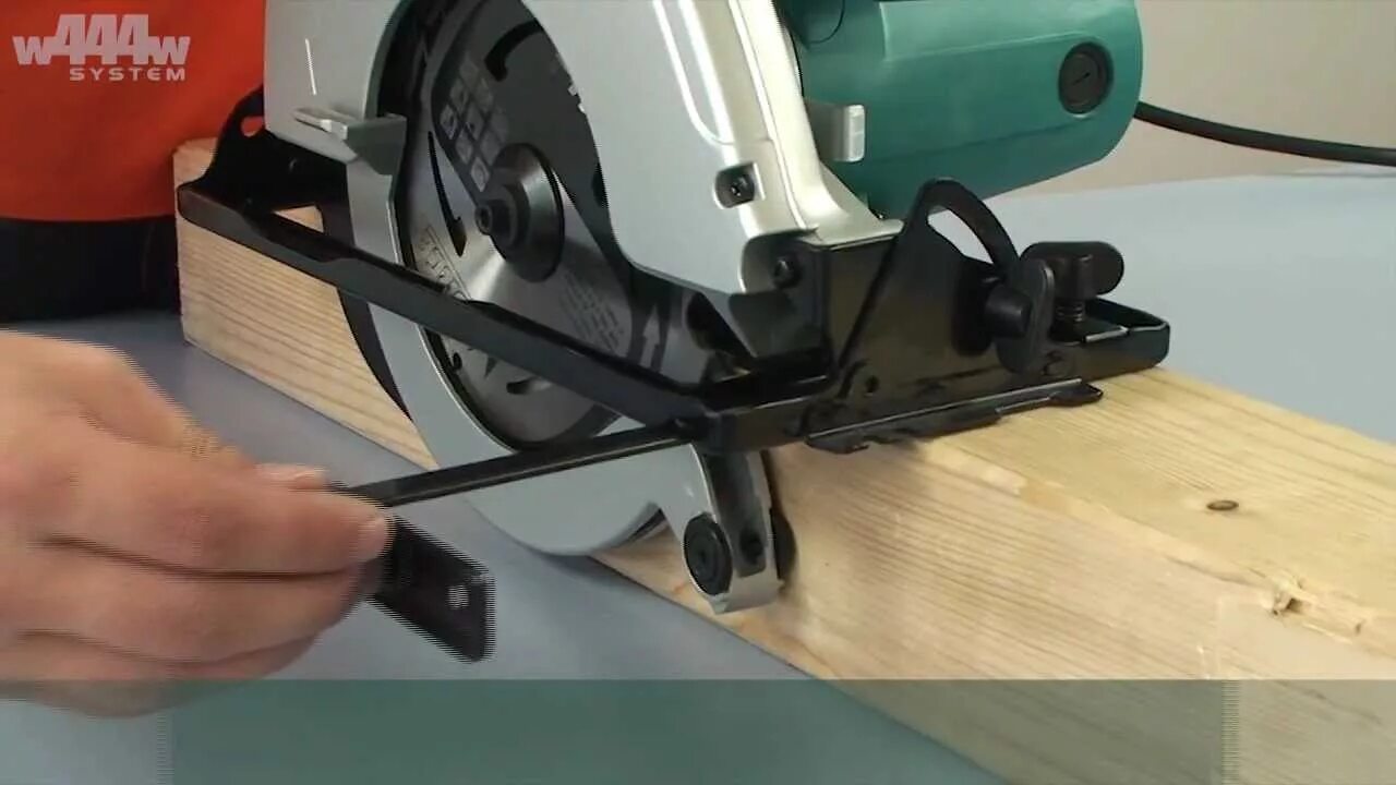 Адаптер для ручных и дисковых пил. Пила дисковая makita 5704. макита циркулярная пила 5704. дисковая пила makita 5704r 190mm. линейка дисковая циркулярная макита.