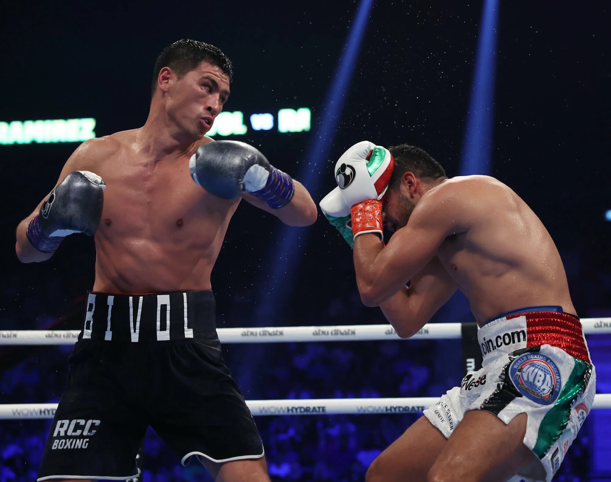 Бивол альварес победа. Canelo bivol бой. Сауль альварес головкин. Канело калеб плант. Канело бивол полный.